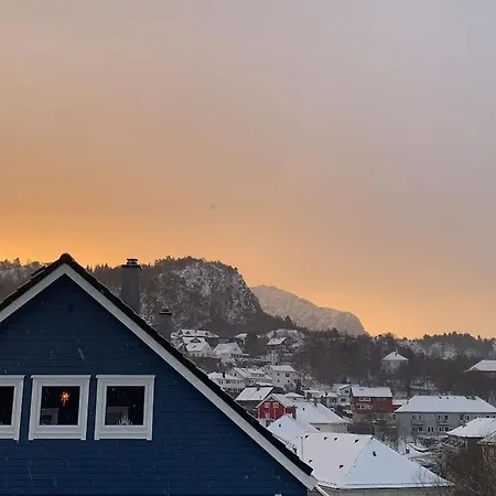 Cosy House With Sunny Terrace, Garden And Fjord View Villa Bergen Buitenkant foto