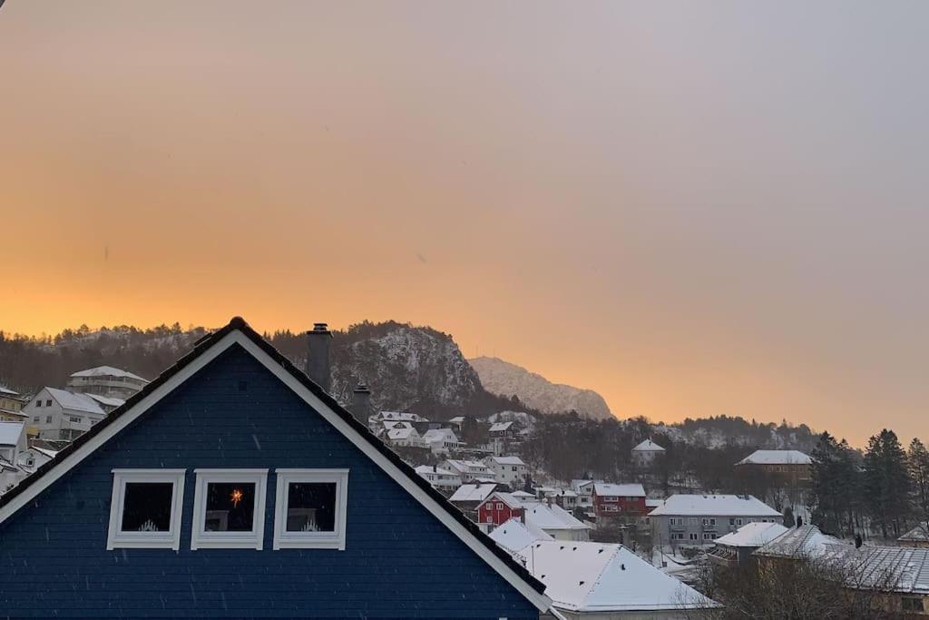 Ferienhaus Cosy House With Sunny Terrace, Garden And Fjord View Bergen